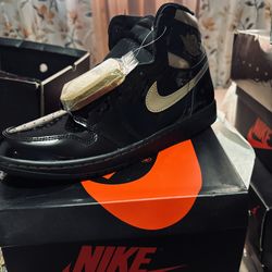 Retro 1 “Black Metallic Gold”