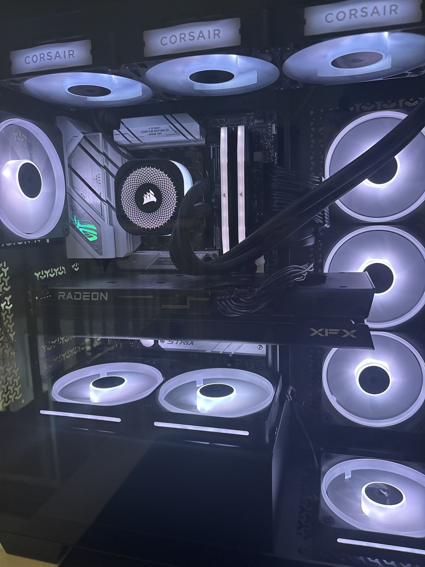High-End Gaming PC | Ryzen 7 7800X3D | RX 7700 XT | 32GB RAM | 1TB SSD | Full Corsair RGB Build