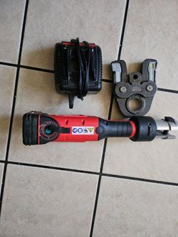 RIDGID Cordless Press Tool with Jaws and Charger
