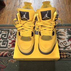 Air Jordan 4 Retro 'Lightning' 2021