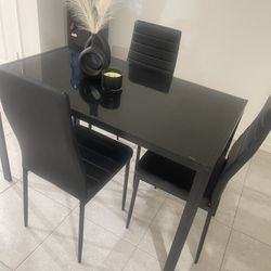 Dining Table all 4 Chairs