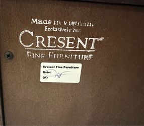 King CRESENT bedroom set (5 pcs)