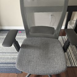 Ergonomic office chair