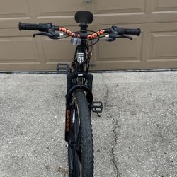 Mongoose Mack Disc Brakes Mountain Bike 26 Inch Wheel 21 Speed Shimano Revo Twist Shifters Mag Wheels Bicycle Man Woman Boy Girl Outdoor Exercise