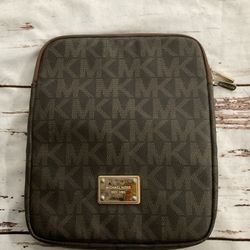 MICHAEL KORS TABLET COVER