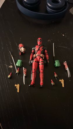Dog pool and Deadpool marvel legends