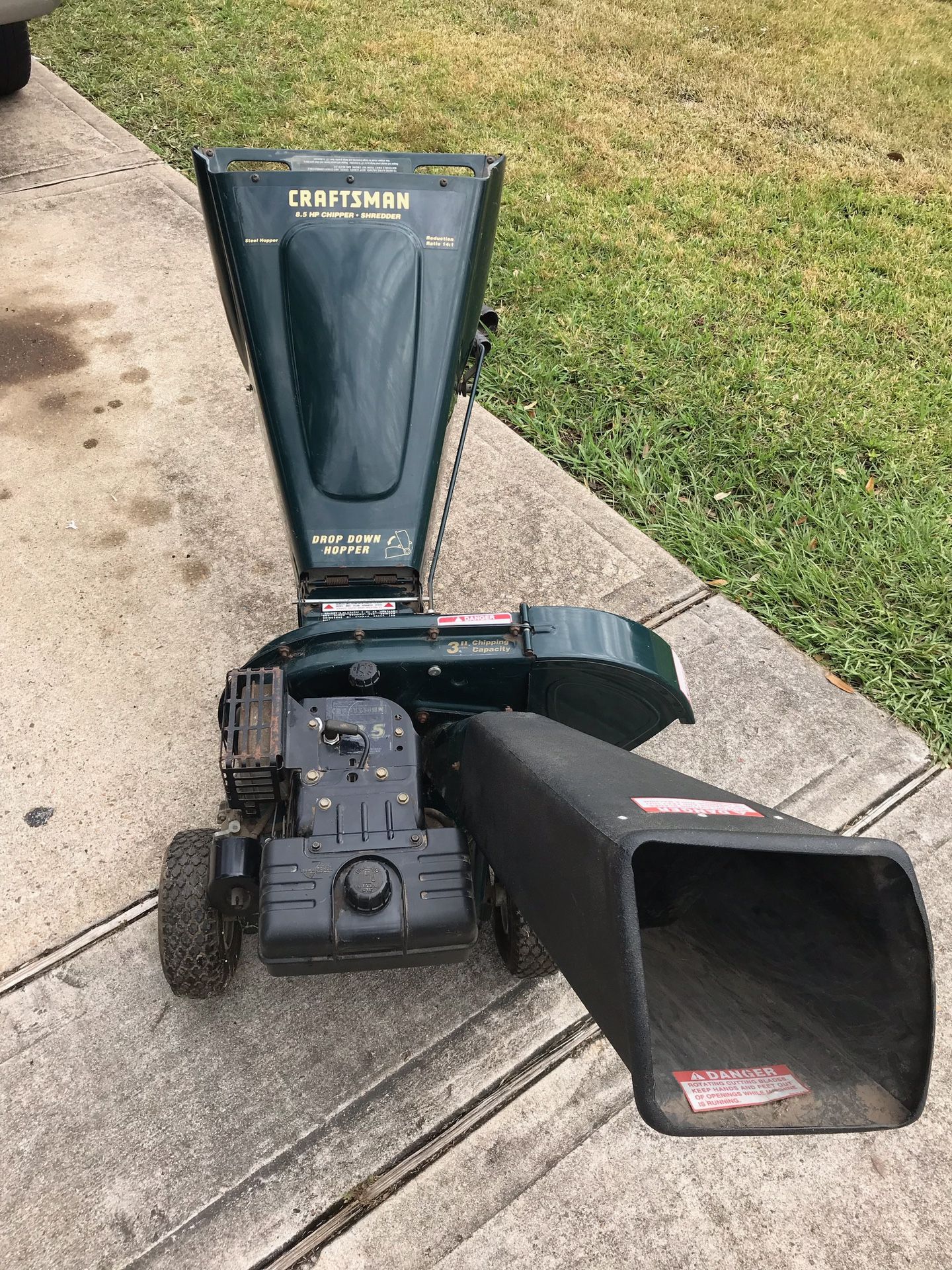 Craftsman 8.5 HP Chipper Shredder Model 247 for Sale in Houston, TX