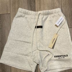 Essential Shorts Size M Light Oatmeal