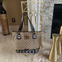 Handbag 