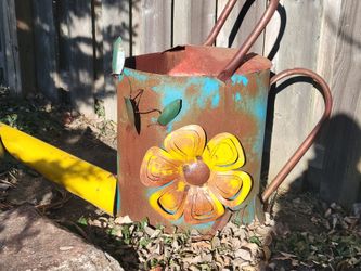 Adorable Rustic Yard Art/decor