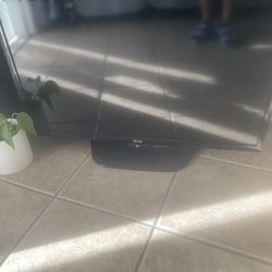 Flat screen 32 in tv