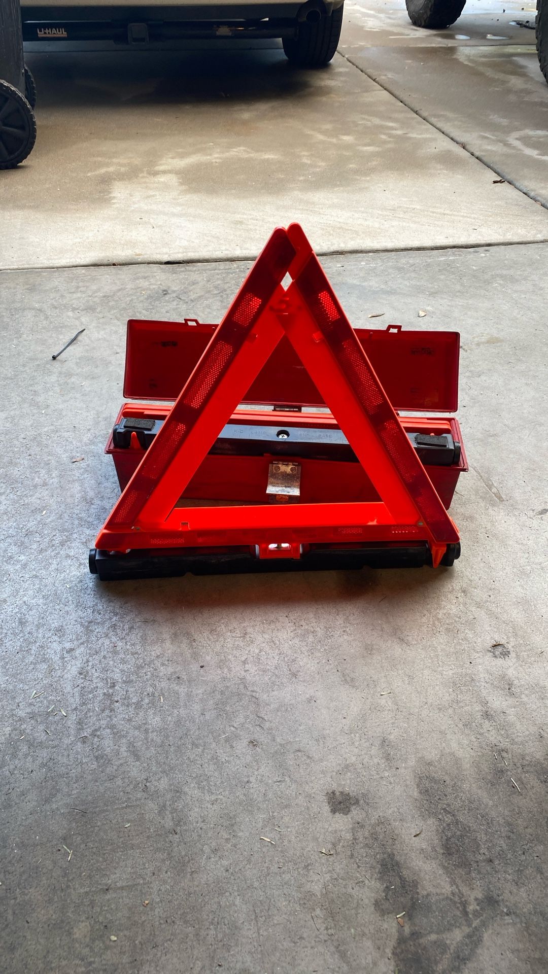 Triangle, flares, warning, lights