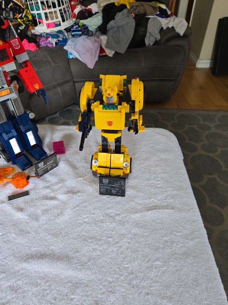 Transformers BubbleBee BIG Building Bricks
