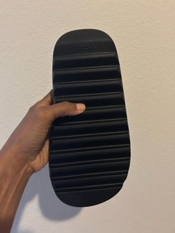 Yeezy Slides, Adidas