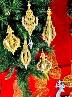 10 Beautiful brand new ornate gold ornaments