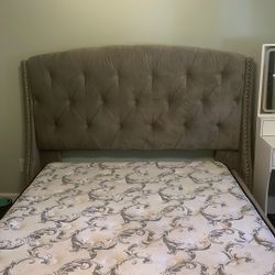 Grey Queen Tufted Bedfram