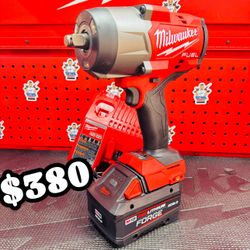 Milwaukee M18 FUEL 1/2 in. Impact Wrench w/Friction Ring Kit w/One 8.0 FORGE Battery, Charger
