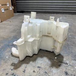 2019 Infiniti Q50 Windshield Washer Tank OEM