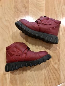 Three pairs of girls shoes for $7 only
