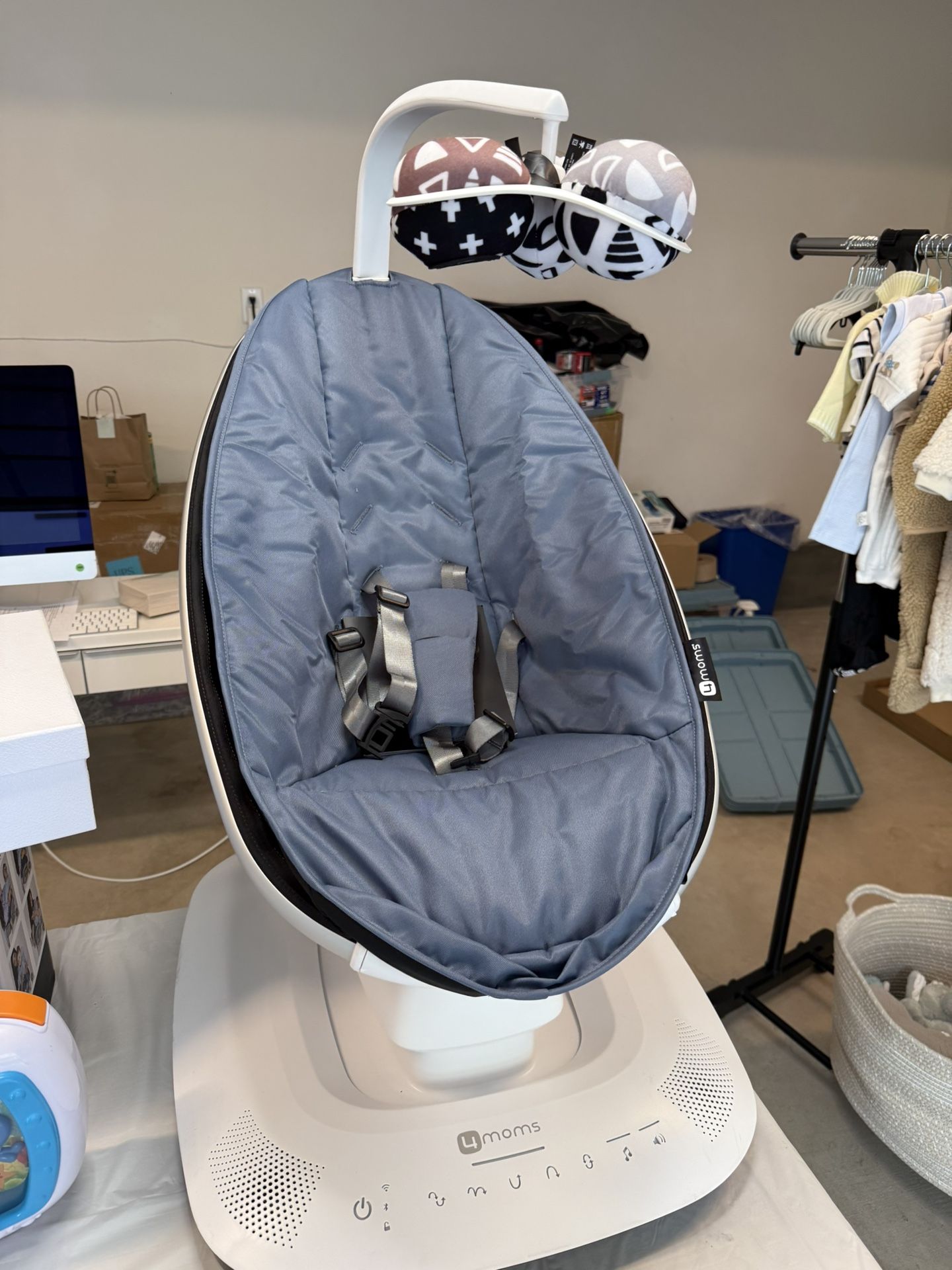 4moms mamaRoo Baby Swing – Multi-Motion, Bluetooth Enabled