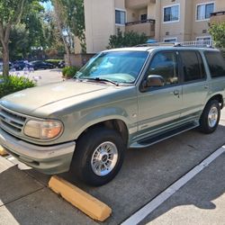 1996 Ford F-700 LPO