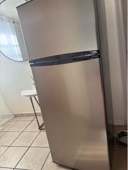 Frigidaire Gallery 7.5 Cu. Ft. Top Mount Fridge