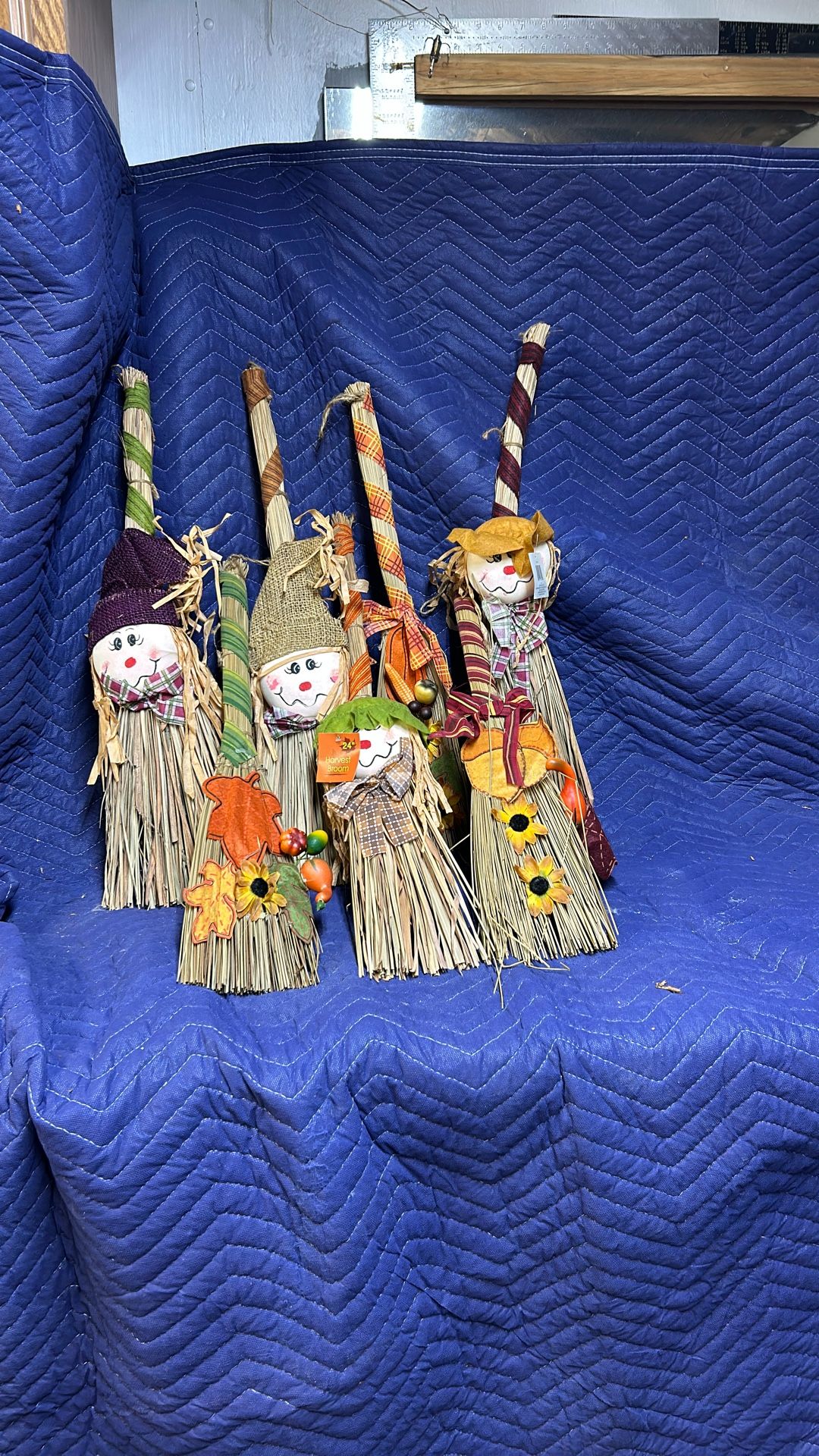 Decoration brooms