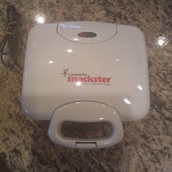 Great Condition,  Toastmaster Snackster Sandwich Hot Pocket Maker Machine Work Great $15.00