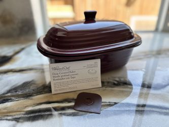 Pampered Chef Deep Covered Baker with Free scraper
