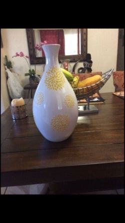Decorative vase