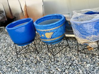 New Set Of 3 Pots With Stand $60 