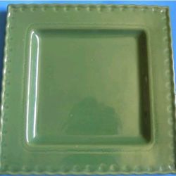 TARGET HOME ~YELLOW WARE ~ GREEN ~ SQUARE DINNER PLATE W/SCALLOPED EDGE ~11 1/4"