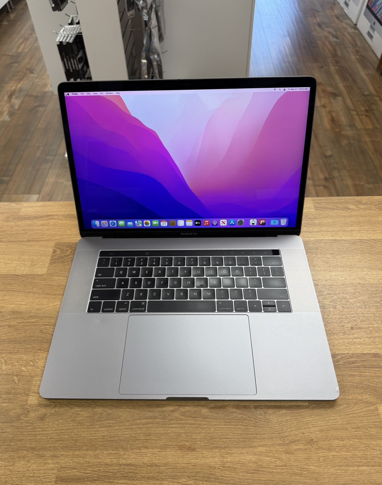 15” MacBook Pro Touchbar 1TB SSD