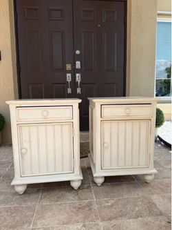 Set of 2 Farmhouse Cottage Nightstands / End Tables – Ivory White