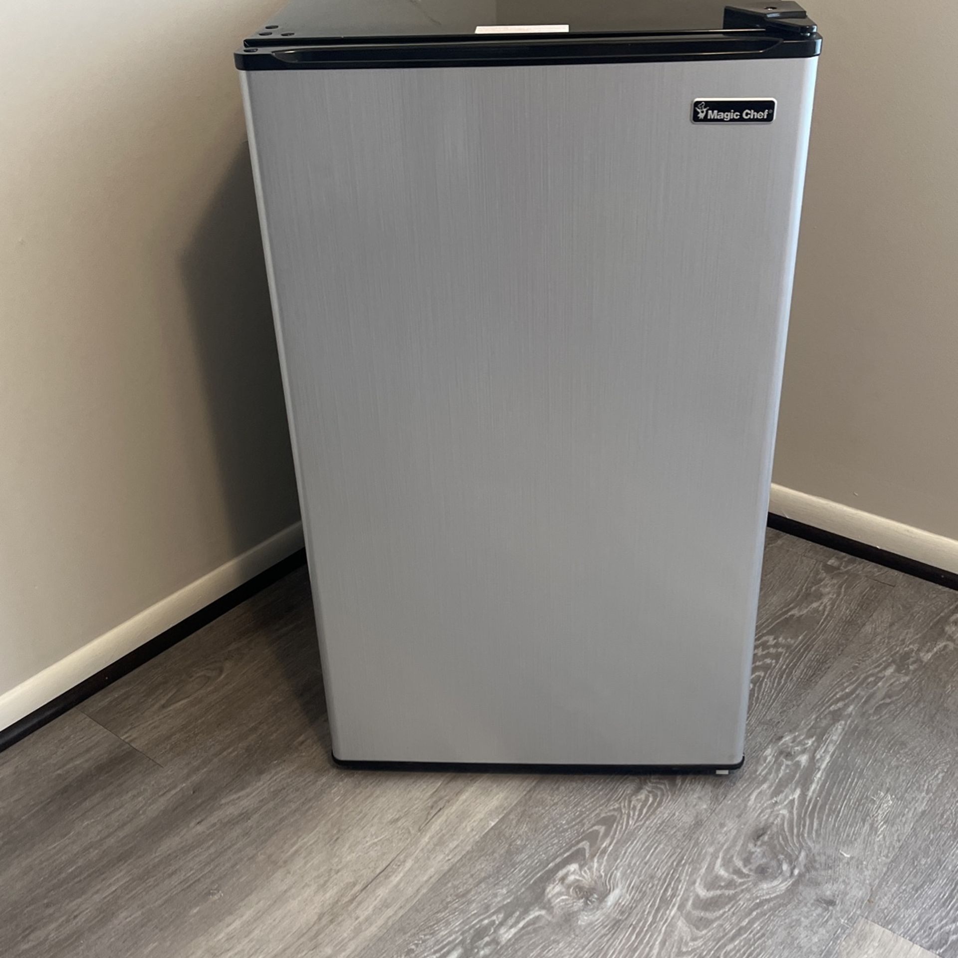 Magic Chef Mini Fridge