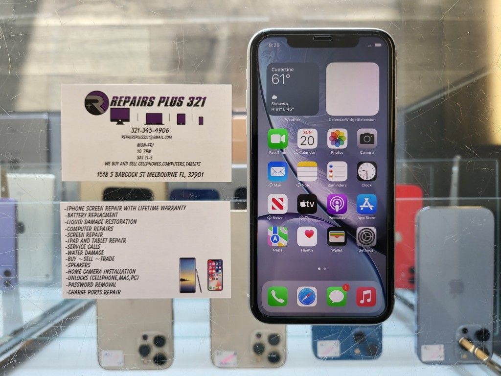 Unlocked White iPhone XR 64gb