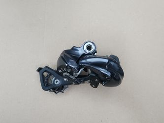Shimano Ultegra Di2 RD-6870 11 speed rear derailleur.  GS medium Cage