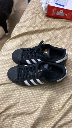 Adidas superstar shoes size 7 unisex color black,white, some gold