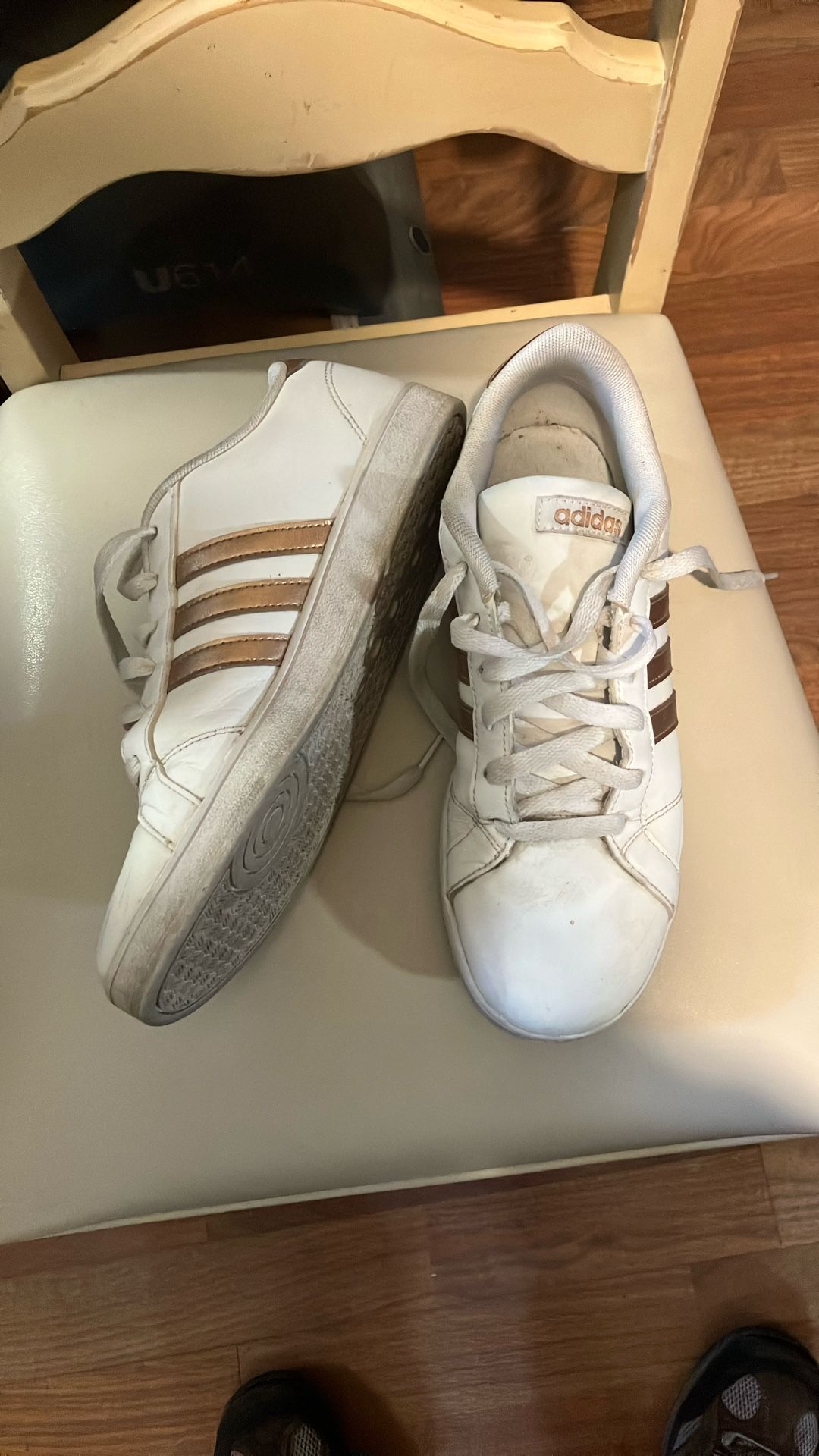 Girls Shoes Size 6.5