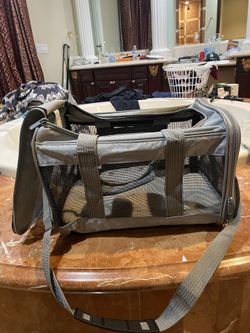 Duffle Bag To Carry Animal 