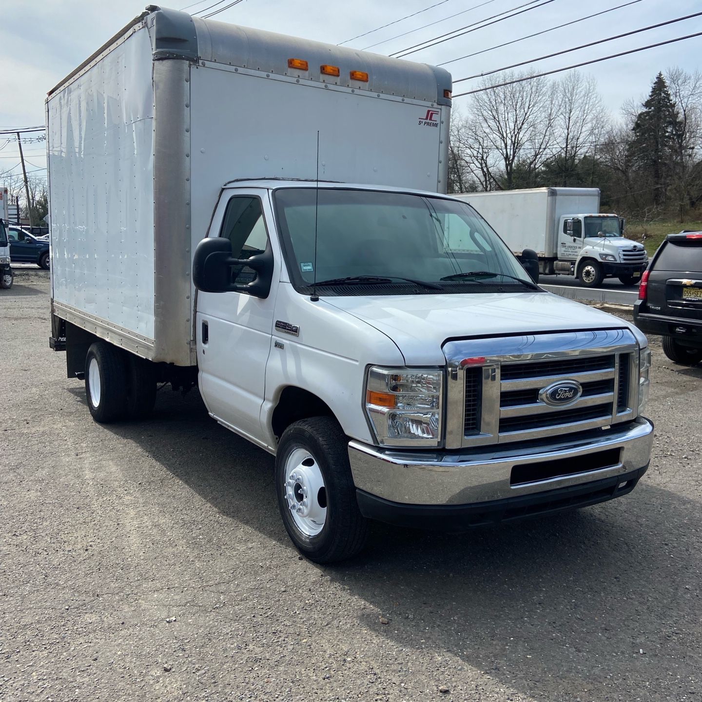 2011 FORD E 350 BOX TRUCK LOW MILES 108k