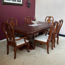 Dinning Table With 6 Chairs