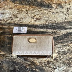 Michael Kors Jet Set Travel Continental Wallet