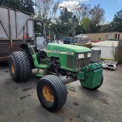 John Deere 5210 Turf tractor 