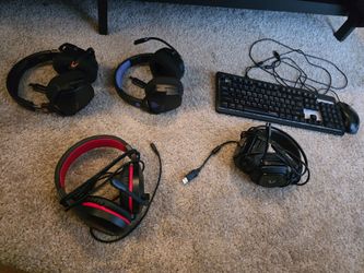 Lot of Headsets and keyboard and mouse