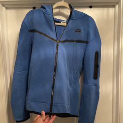 blue nike tech