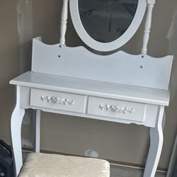 Kids White Makeup Vanity Set with Mirror & Stool for Girl