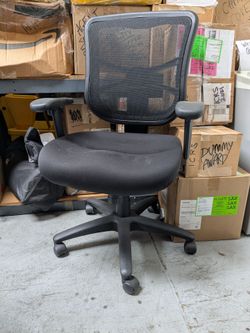 Task chair