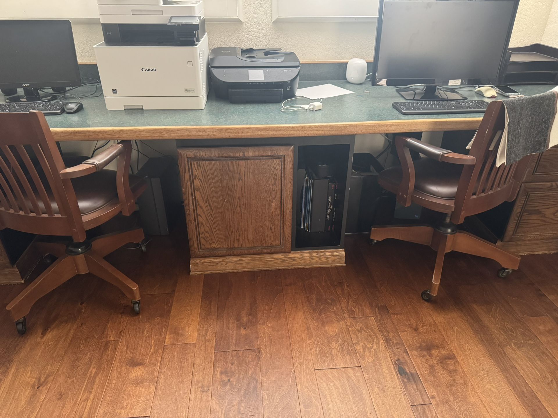 Office Chairs 