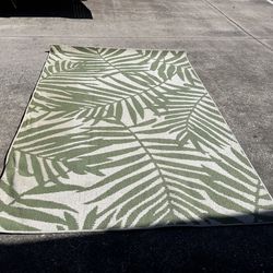 Outdoor rug